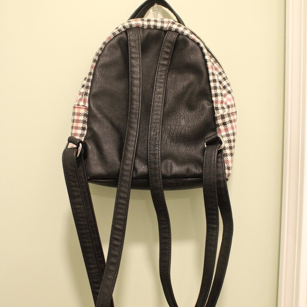 Small Backpack - Picture 2 of 3